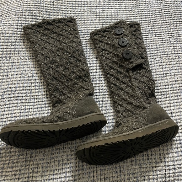 Ugg Classic Cardy Boot - Picture 4 of 11